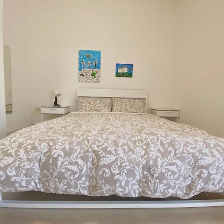 Guest House Service - Express Airport Apartment Modugno Exterior photo